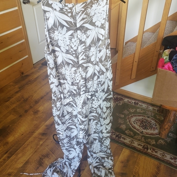 Lauren Ralph Lauren Olive Print Sleeveless Cinched Sz. 12 Jumpsuit NWT - Picture 10 of 16